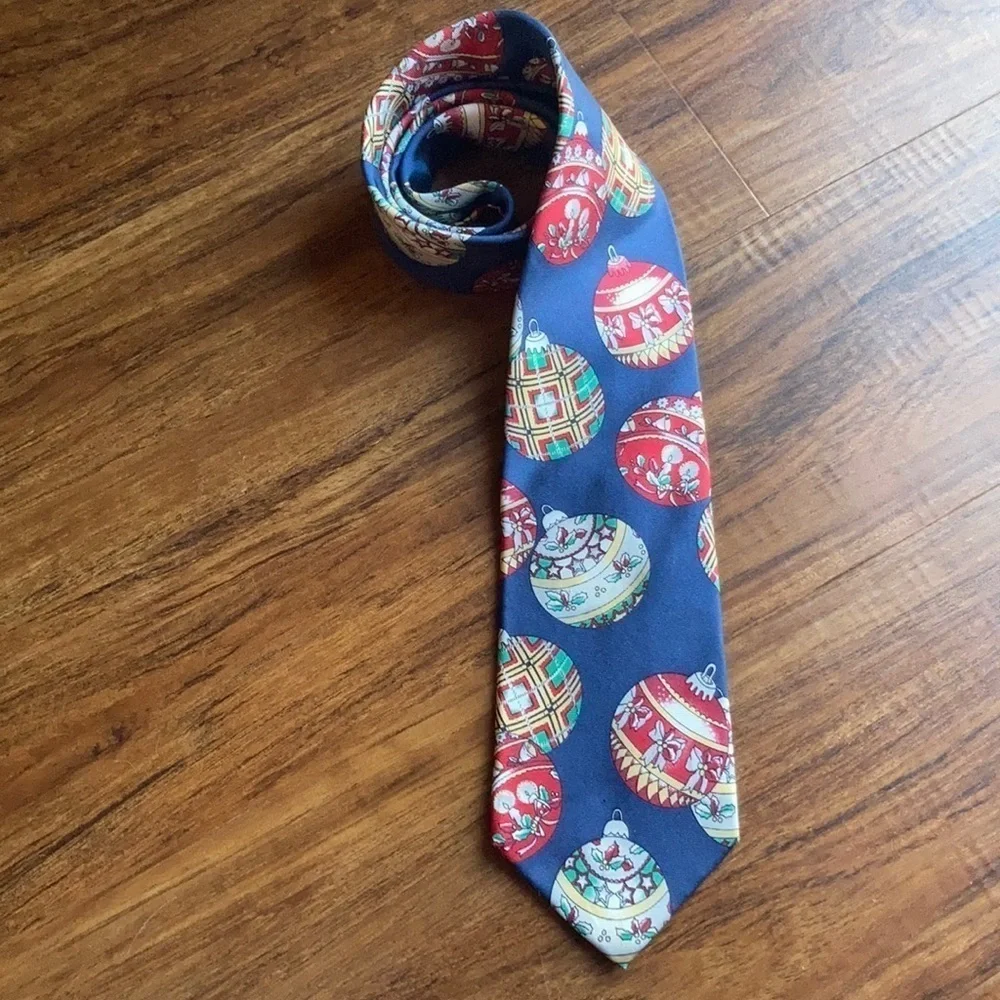 Lands end Christmas‎ tree ornament tie